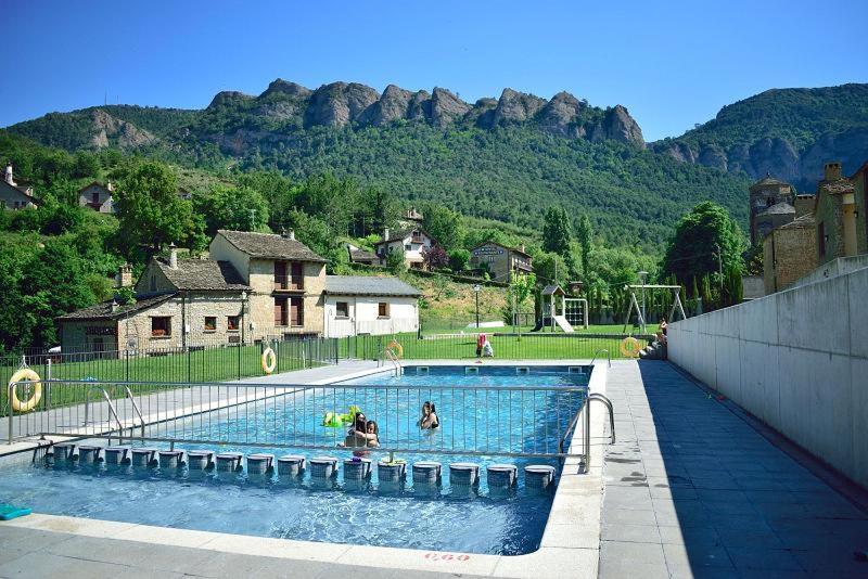 Casa El Parral 2 Dormitorios A 30 Min De Astun Y Candanchu 산타크루즈드라세로스 외부 사진